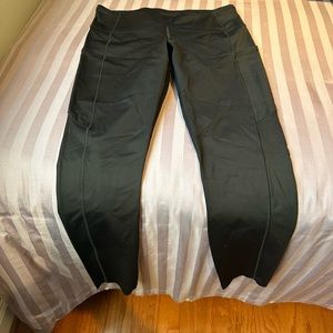 NWOT- Lululemon Yoga Pants Size 10